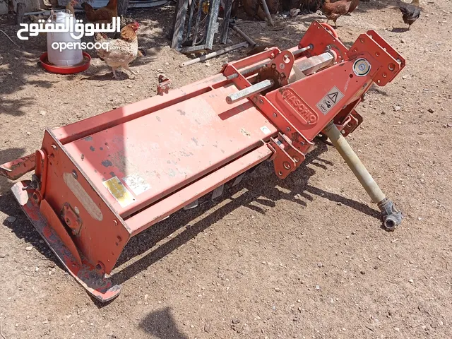 2007 Tractor Agriculture Equipments in Tripoli