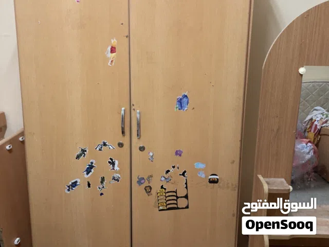 دولاب   نظيف  جدا