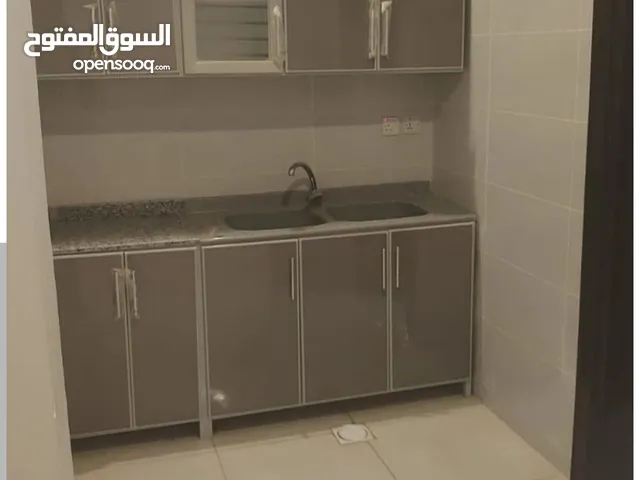 شقة للأيجار الرياض حي النرجس نظام غرفه نوم وصاله  ومطبخ ودوره مياه مطبخ راكب  مكيفات راكب