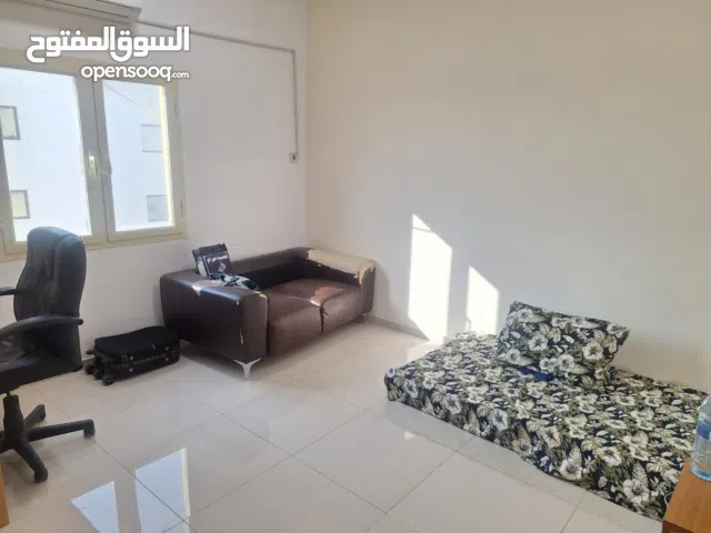 One Bed Space Available – Room Sharing in 2 BHK at Janabiya