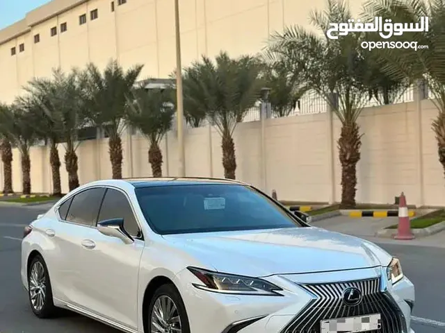 Used Lexus ES in Al Zulfi