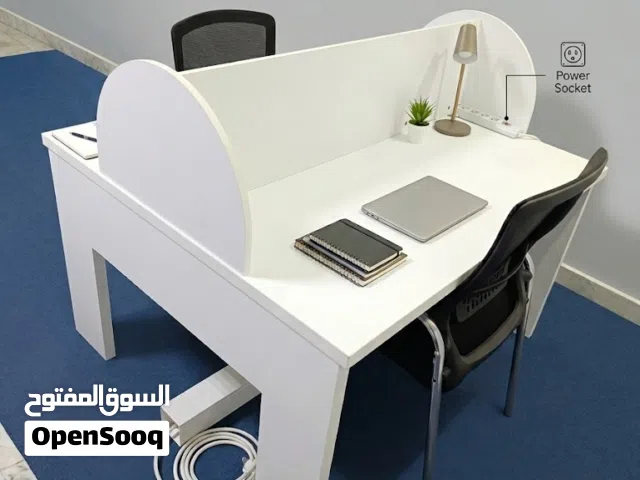 طاولات مكتبية مستعملة بحالة ممتازة جداً