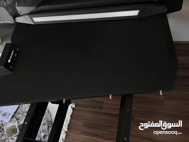 COUGAR MARS gaming table