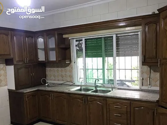 235 m2 4 Bedrooms Apartments for Sale in Amman Um El Summaq