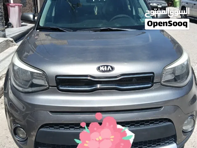 2017 كيا سول LX