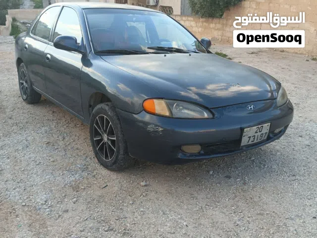 1997 هيونداي افانتي Standard