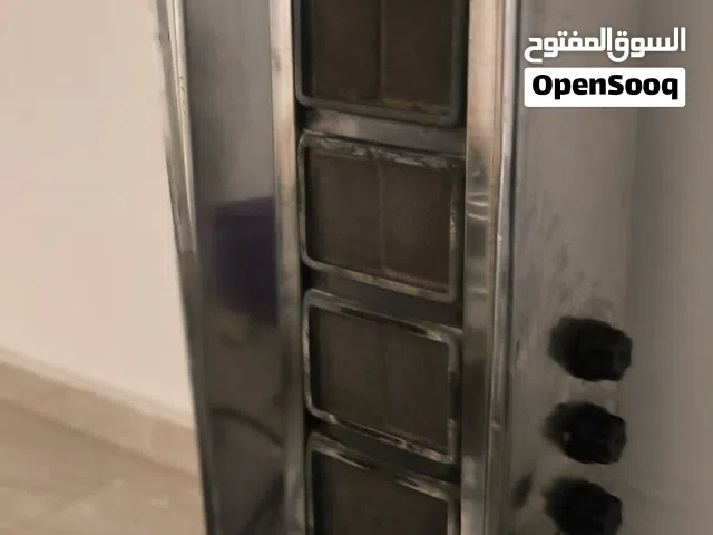 السلام عليكم ورحمه الله وبركاته  متوفر ماكينه شاورما  وقرال 75سم  وموس سويسري والمض الصلي والقاعده ا