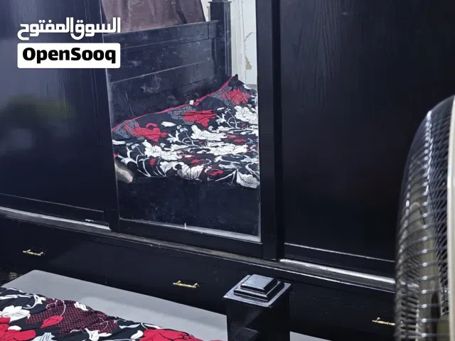 غرفه نوم خشب لاتيه وزان نضيفه السعر 140 بدون الفرشه