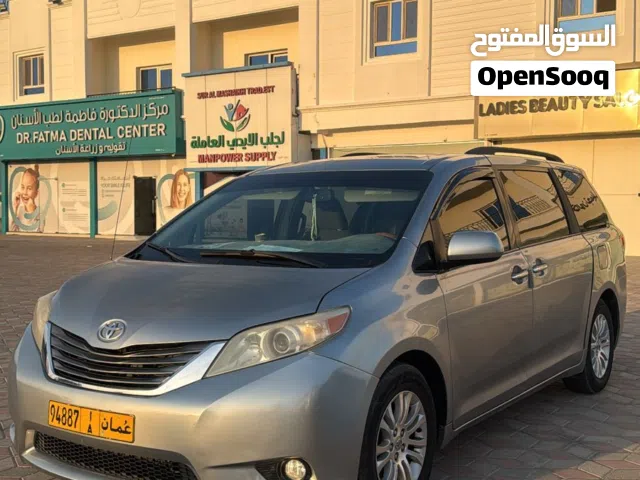 2014 تويوتا سيينا Limited