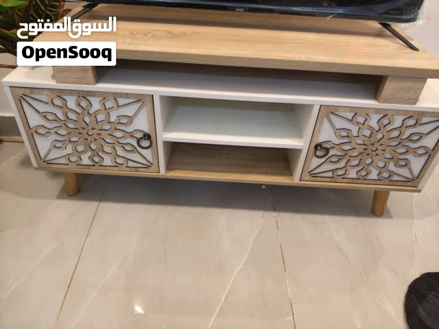 طاولة تلفاز