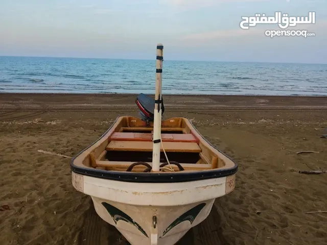 قارب 18 قدم للبيع