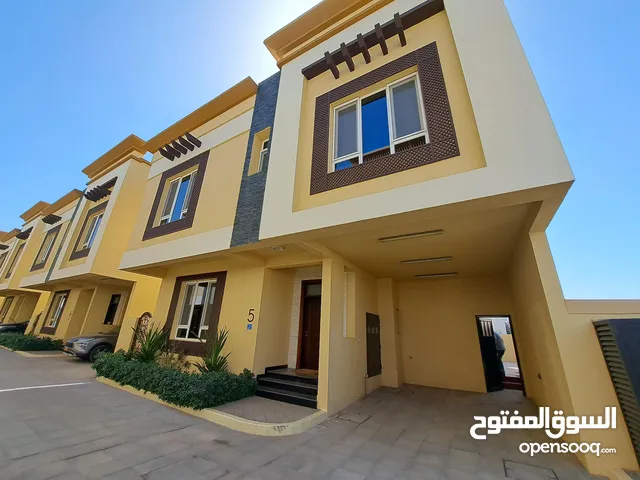 300 m2 4 Bedrooms Villa for Rent in Muscat Seeb