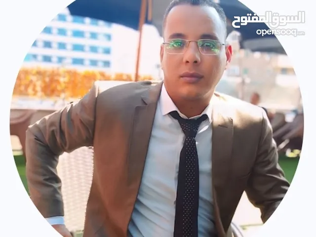 معلم لغه انجليزية للمستويات المتوسطة والمتقدمة