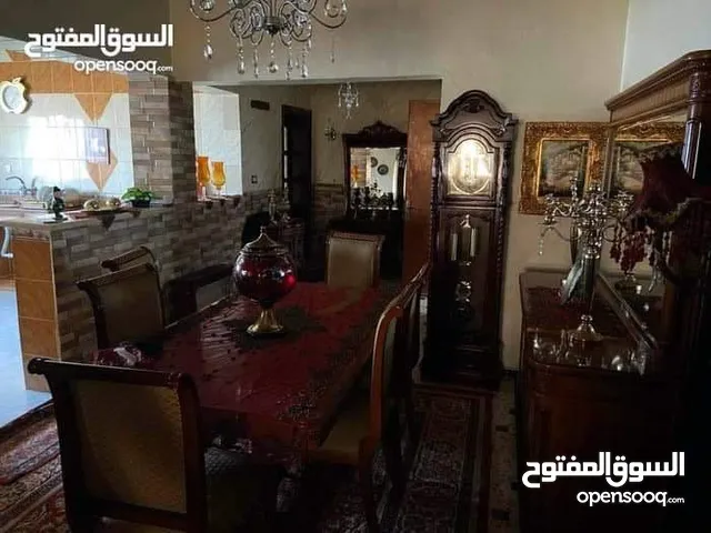 155 m2 3 Bedrooms Townhouse for Sale in Tripoli Ghut Shaal