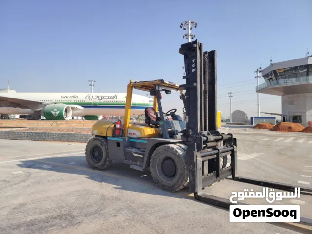 للايجار جميع انواع الروافع الشوكيه والكرينات والسيزرات لفت