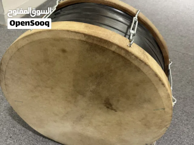 طبل جلد صناعة سورية مع شنطة وحزام والعصي