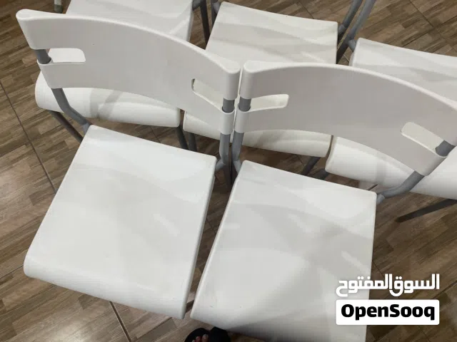 كراسي من ايكيا عدد 5 استعمال نظيف للبيع  Five IKEA chairs, clean and in good condition, for sale.