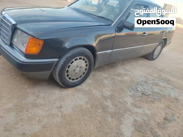 مرسيدس زلمكه للبيع محرك 6 /103 يصرف والباقي أمورها كويسه مكيفه وتوماتك