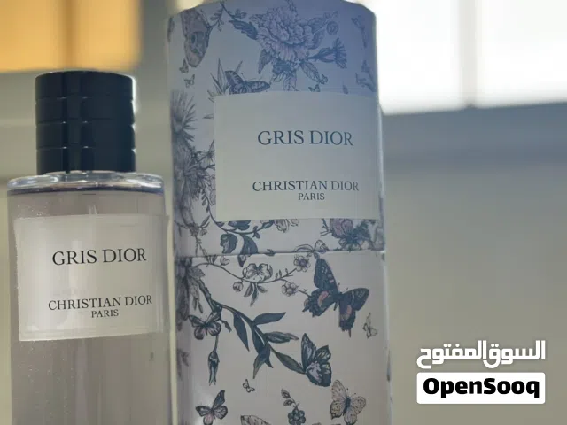 عطر (Dior) نسائي للبيع وقابل للمفاوضة