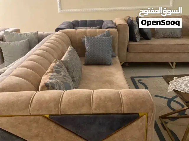 كنب طقم معا فرشه و طاولات