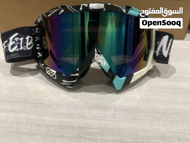 Snowboarding, goggles, brand new, very protective and sun resistance