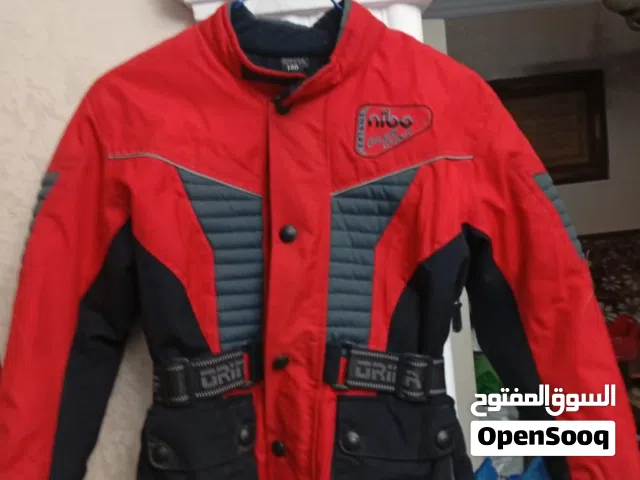 جكيت دراجه عدد 3 ثنان قياس xxL2 وجكيت صغير لعمر من 10 إلى 12 سنه