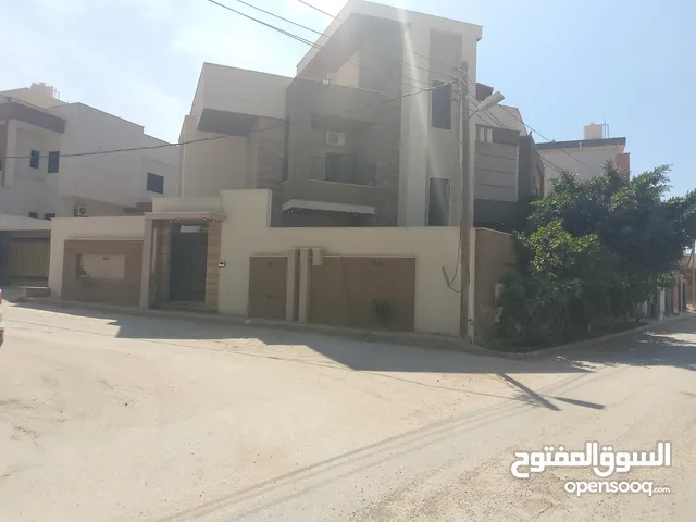650 m2 More than 6 bedrooms Villa for Sale in Tripoli Al-Serraj