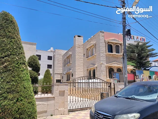 فيلا استثمارية للبيع