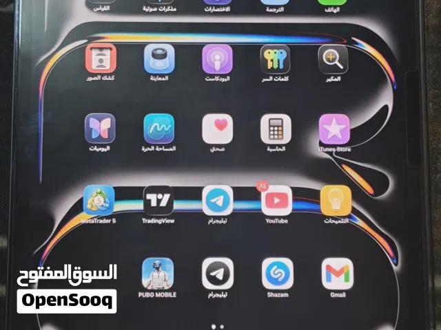 ايباد 11  معالج M4  11 انج بطارية 90 عدد الدورات 627 ذاكرة 256