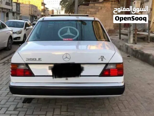 مارسدس دب لون ابيض