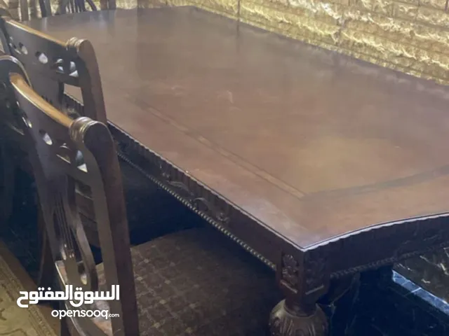طاولة سفرة مع 8 كراسي بحال الجديد