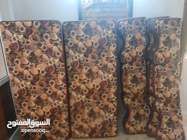 طقم فراش عربي شبه الجديد غير مستعمل فقط شهرين