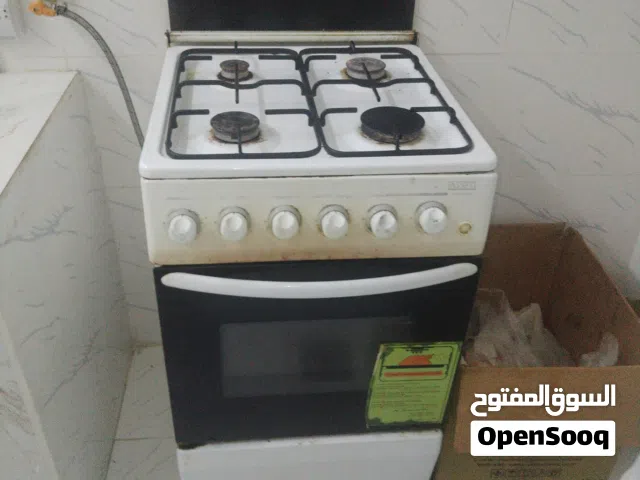 طباخة مستعملة مع سيلندر ب40 ريال