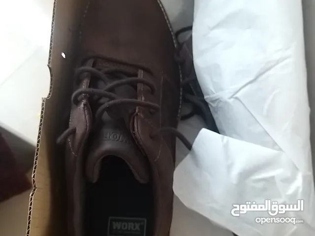 للبيع حذاء سيفتي انيق Safety shoes for sale