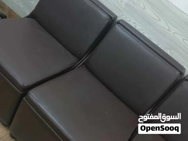 4كراسي جلد كنب+ كرسي مكتب في الزرقاء