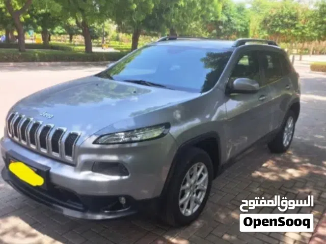 Urgent sale - Jeep 2015 - 2500omr