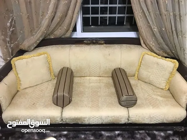 طقم كنب زاد طاولة