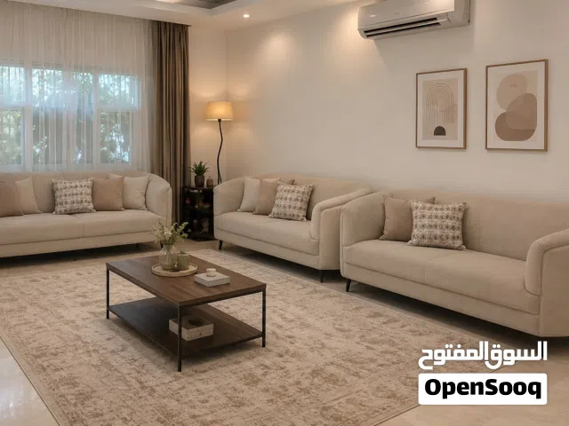 كراسي جميلة  ل12 شخص لون جميل ومتميز  بحالة ممتازة  للبيع