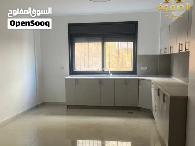 شقه مميزه غير مفروشه للايجار الطيره