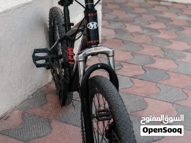 سيكل نظيف شبه جديد  استخدام خفيف وبدون أي مشاكل