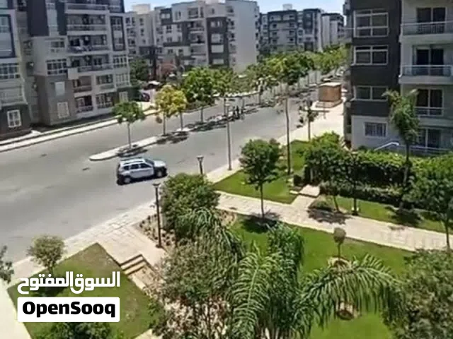 مدينتي استلام فوري شقة طرفية ناصية بانوراما وايد جاردن وشارع كبير بجوار كل الخدمات كرفت زون وايست هب