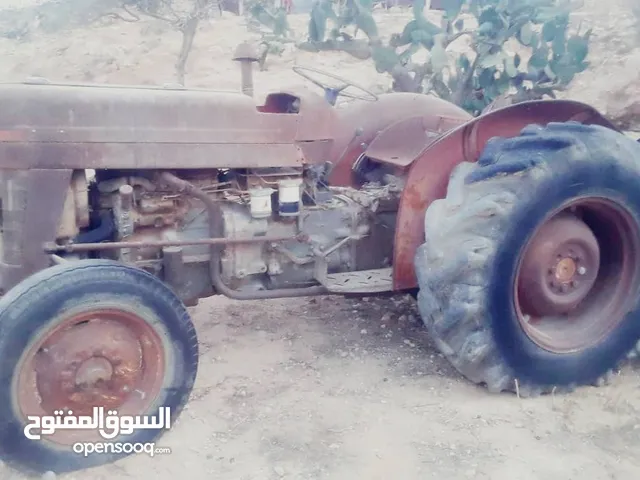 1990 Tractor Agriculture Equipments in Msallata