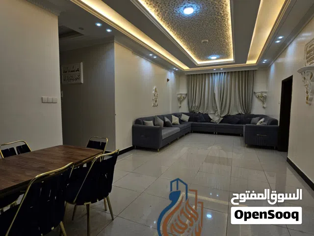 250 m2 4 Bedrooms Apartments for Rent in Sana'a Bayt Baws