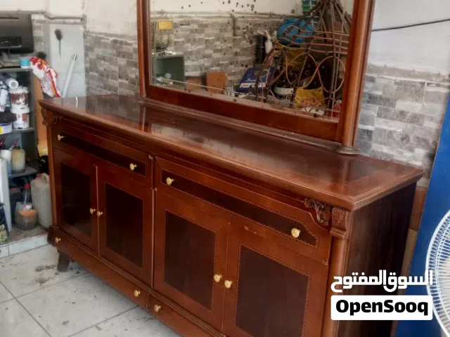 بوفيه دنسوار خشب لاتيه وزان فخم جدا بحالة ممتازة موجود في الزرقاء الجديدة للبيع