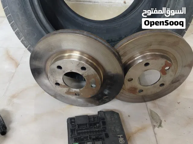 للبيع تخم تاير وفلجنات جدد مال سنترا 19 وقاعده فيوزات