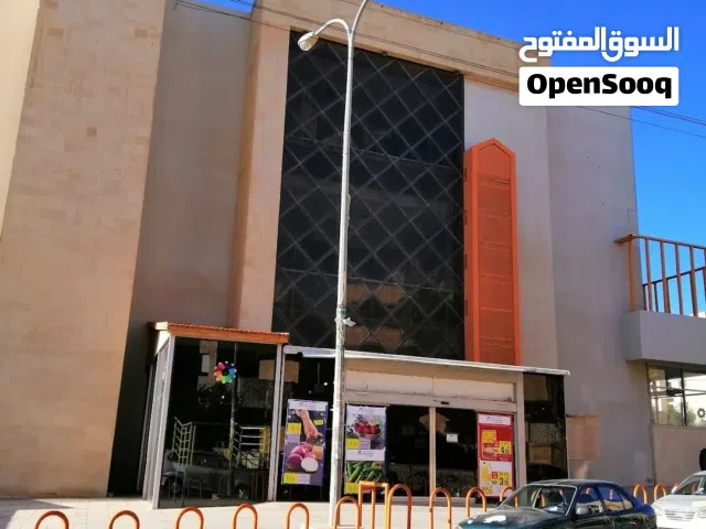 قطعة تصلح إسكان بالقرب من صحارى مول من المالك مباشرة