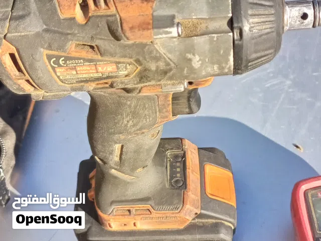 عدة للبيع مع بعضها