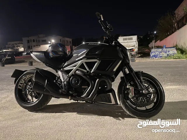 Ducati Diavel - Carbon