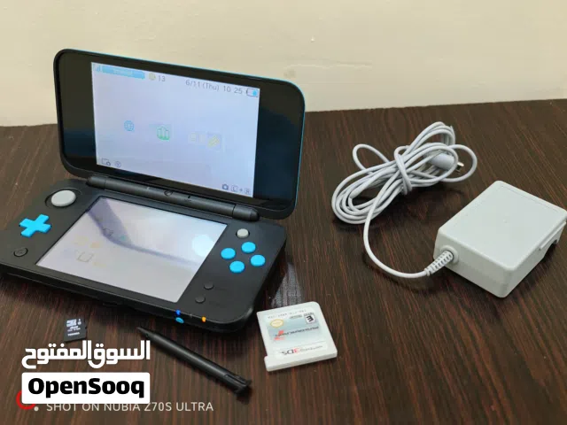 جهاز العاب نينتدو new 2Ds xl  حالة ممتازة كامل أغراضه للبيع فقط