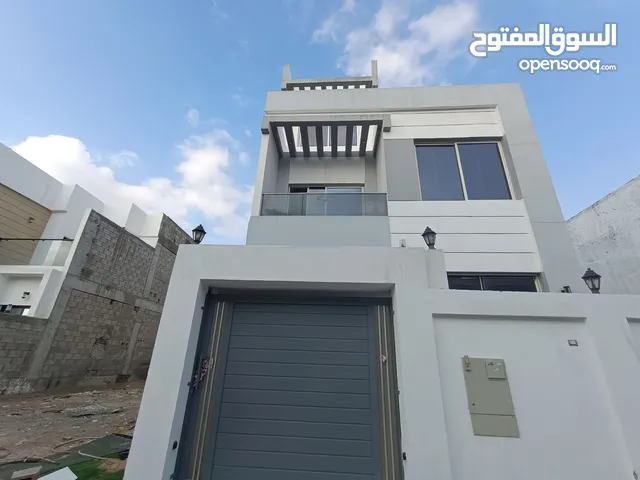 280 m2 5 Bedrooms Villa for Sale in Ajman Al Yasmin